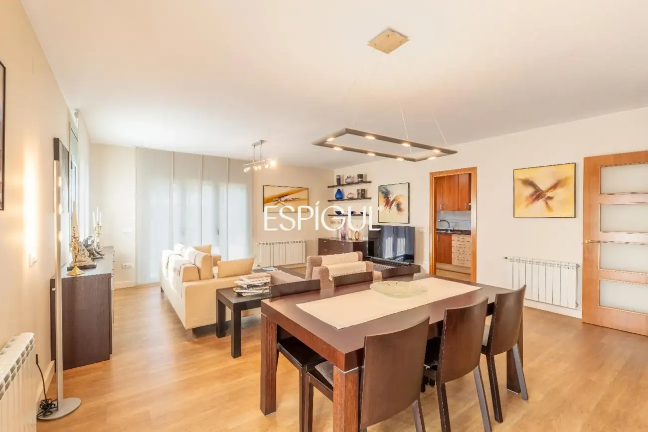 Penthouse zum Verkauf mit Aussicht im Zentrum von Caldes de Malavella