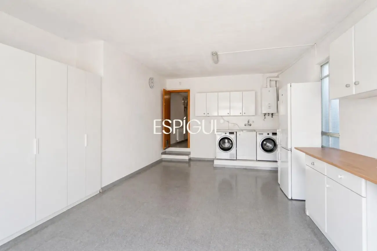 Casa independiente con gran parcela en Vilablareix