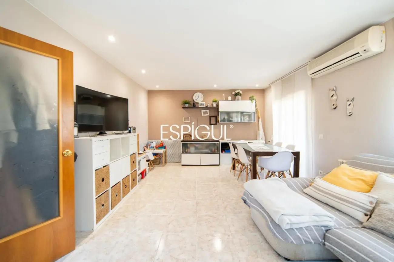 Casa independiente con gran parcela en Vilablareix