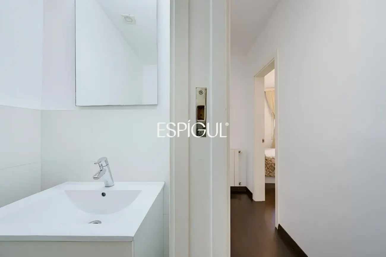 Отреставрированный дом в центре Торроэлья-де-Монгри