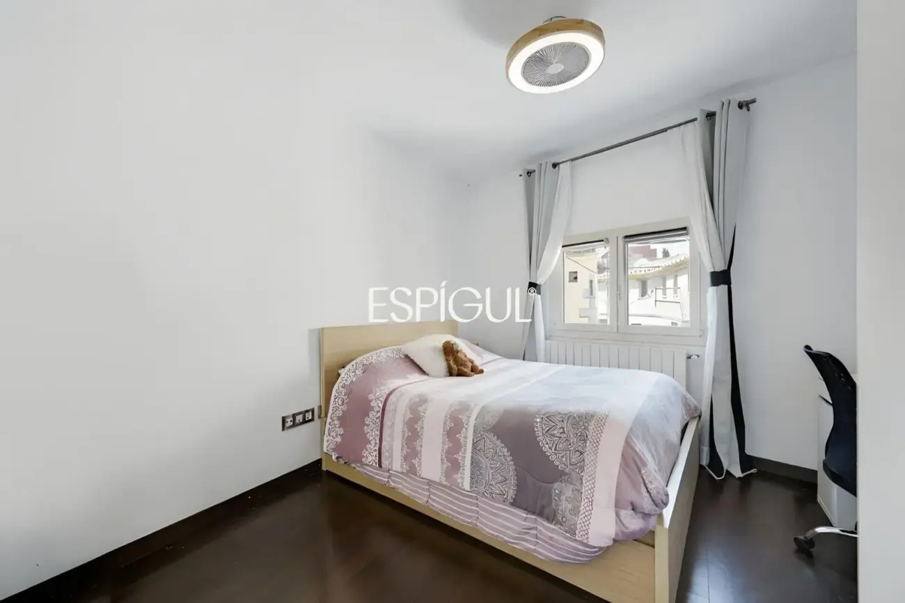 Отреставрированный дом в центре Торроэлья-де-Монгри