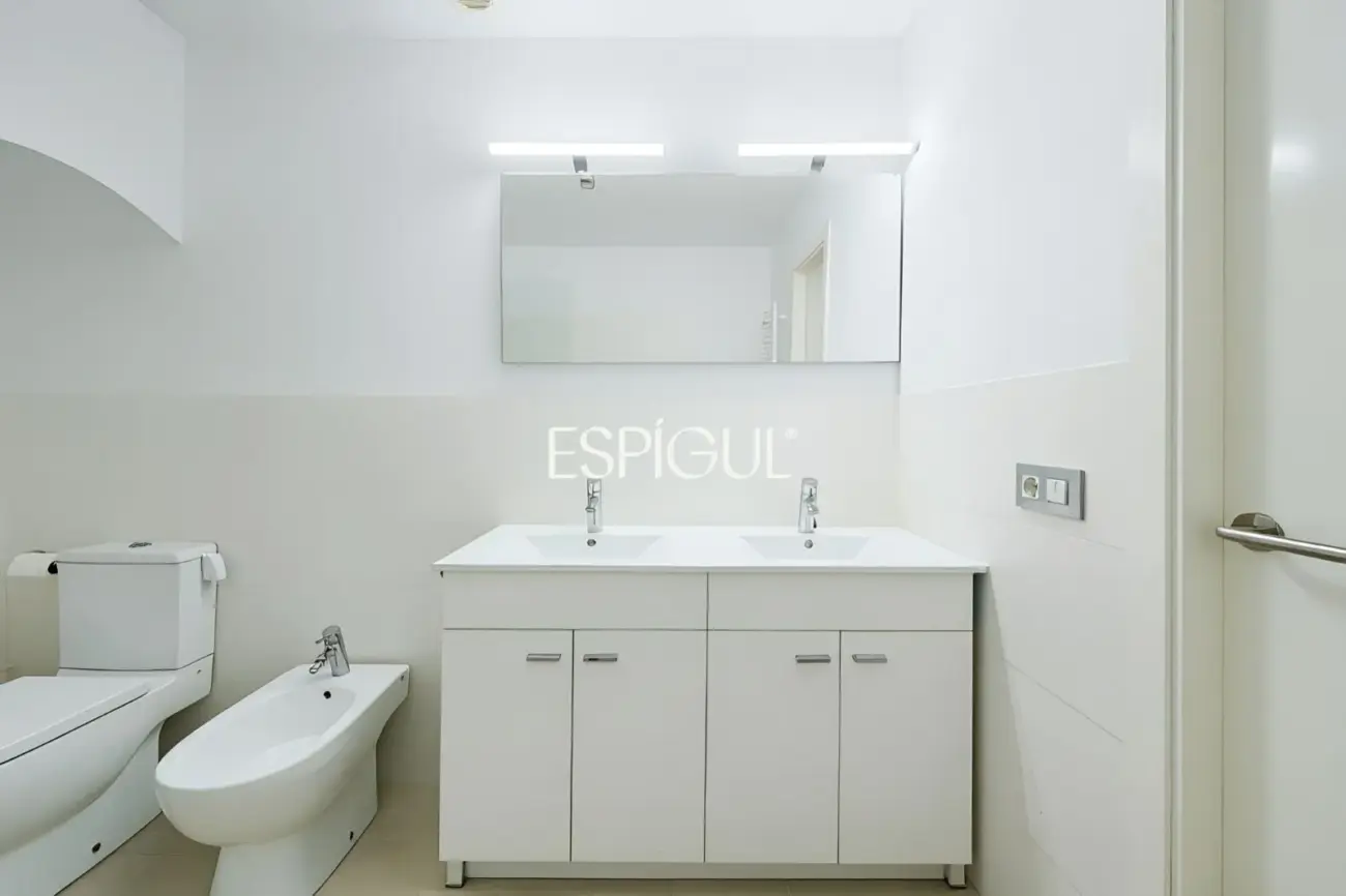 Отреставрированный дом в центре Торроэлья-де-Монгри