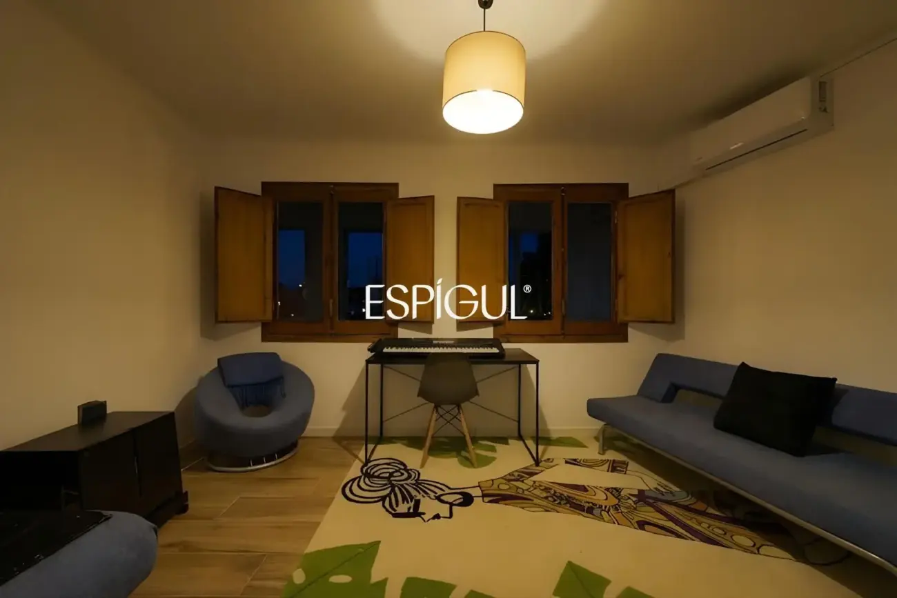 Отреставрированный дом в центре Торроэлья-де-Монгри