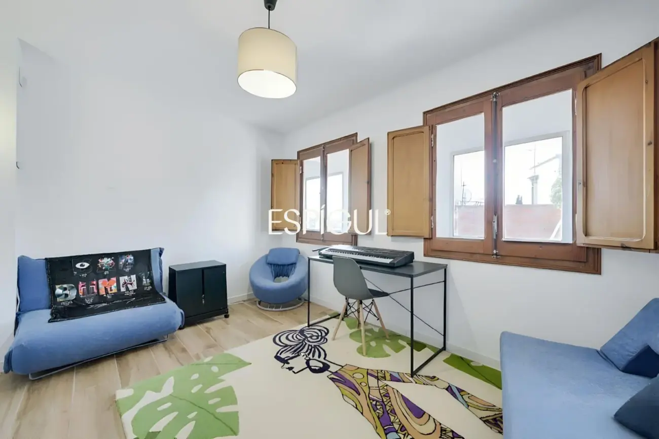 Отреставрированный дом в центре Торроэлья-де-Монгри