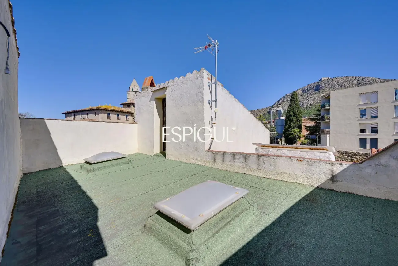 Отреставрированный дом в центре Торроэлья-де-Монгри