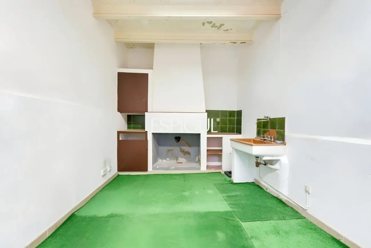 Отреставрированный дом в центре Торроэлья-де-Монгри