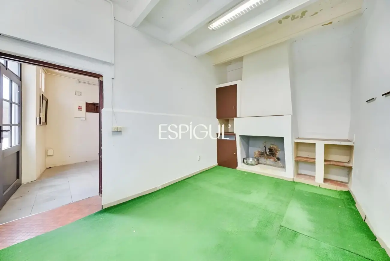 Отреставрированный дом в центре Торроэлья-де-Монгри