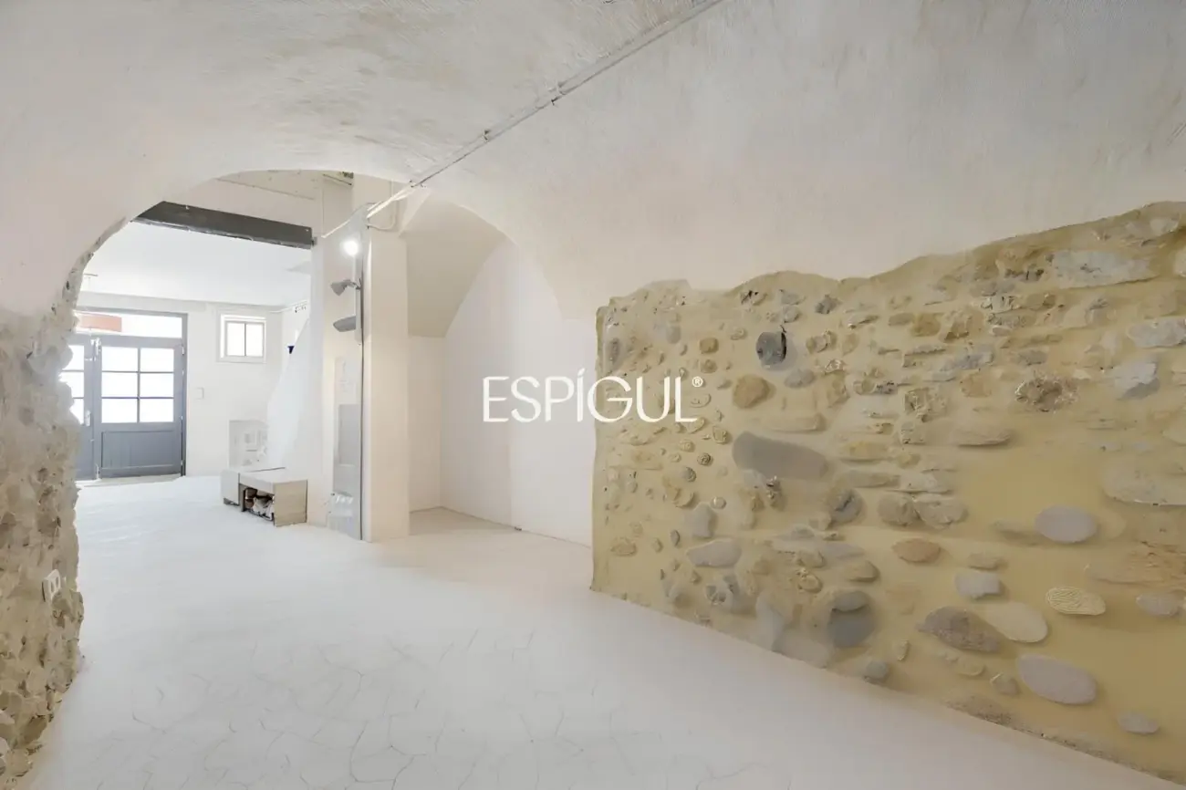 Отреставрированный дом в центре Торроэлья-де-Монгри