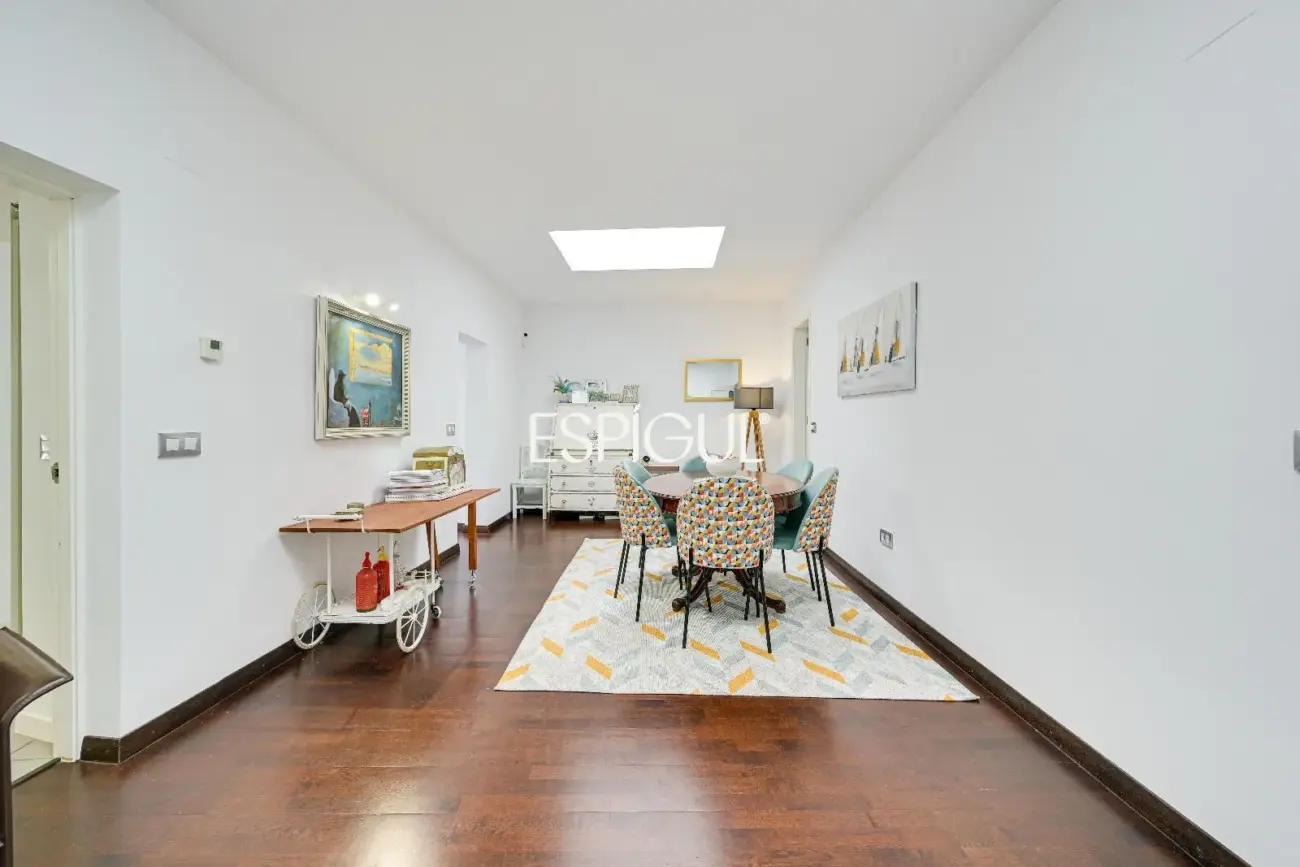 Отреставрированный дом в центре Торроэлья-де-Монгри