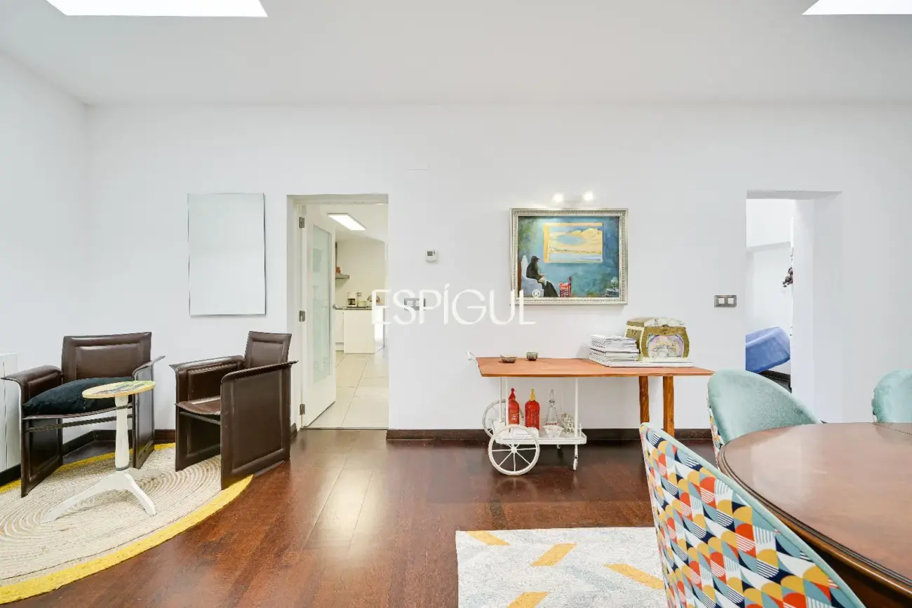 Отреставрированный дом в центре Торроэлья-де-Монгри