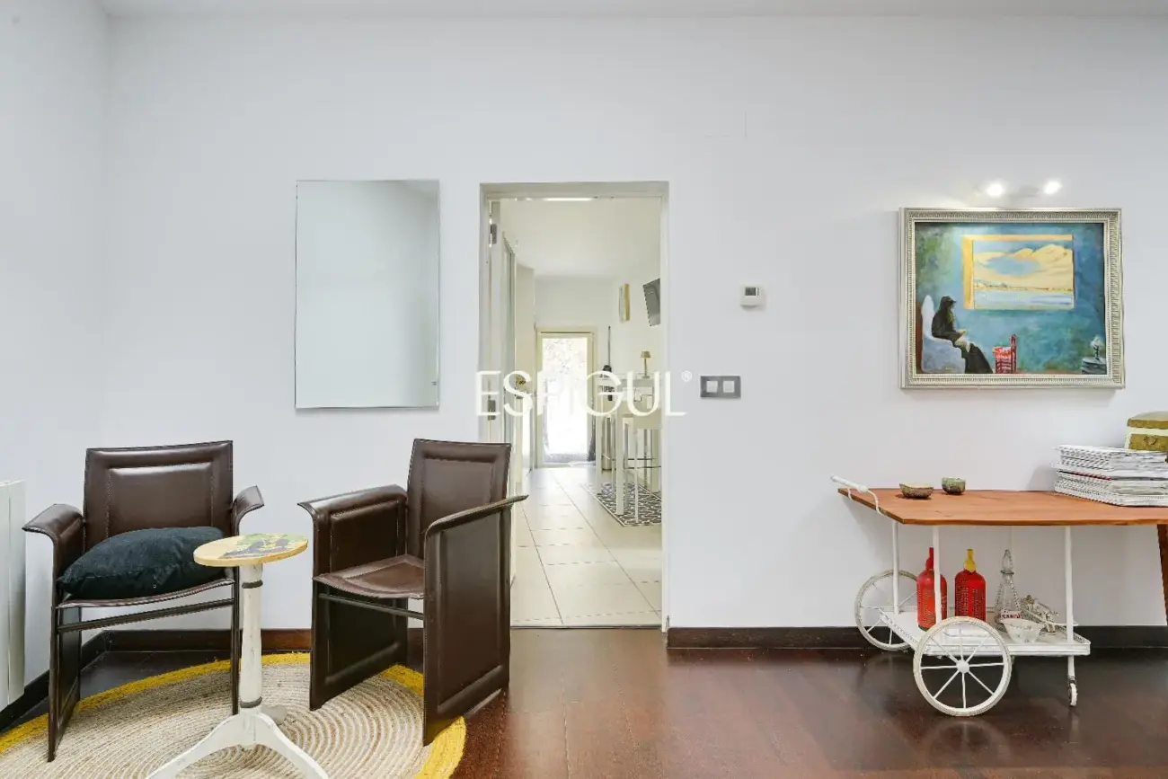 Отреставрированный дом в центре Торроэлья-де-Монгри