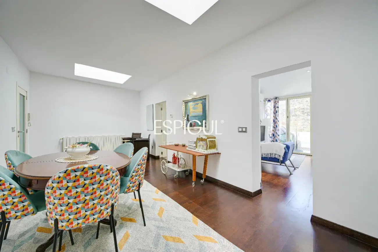 Отреставрированный дом в центре Торроэлья-де-Монгри