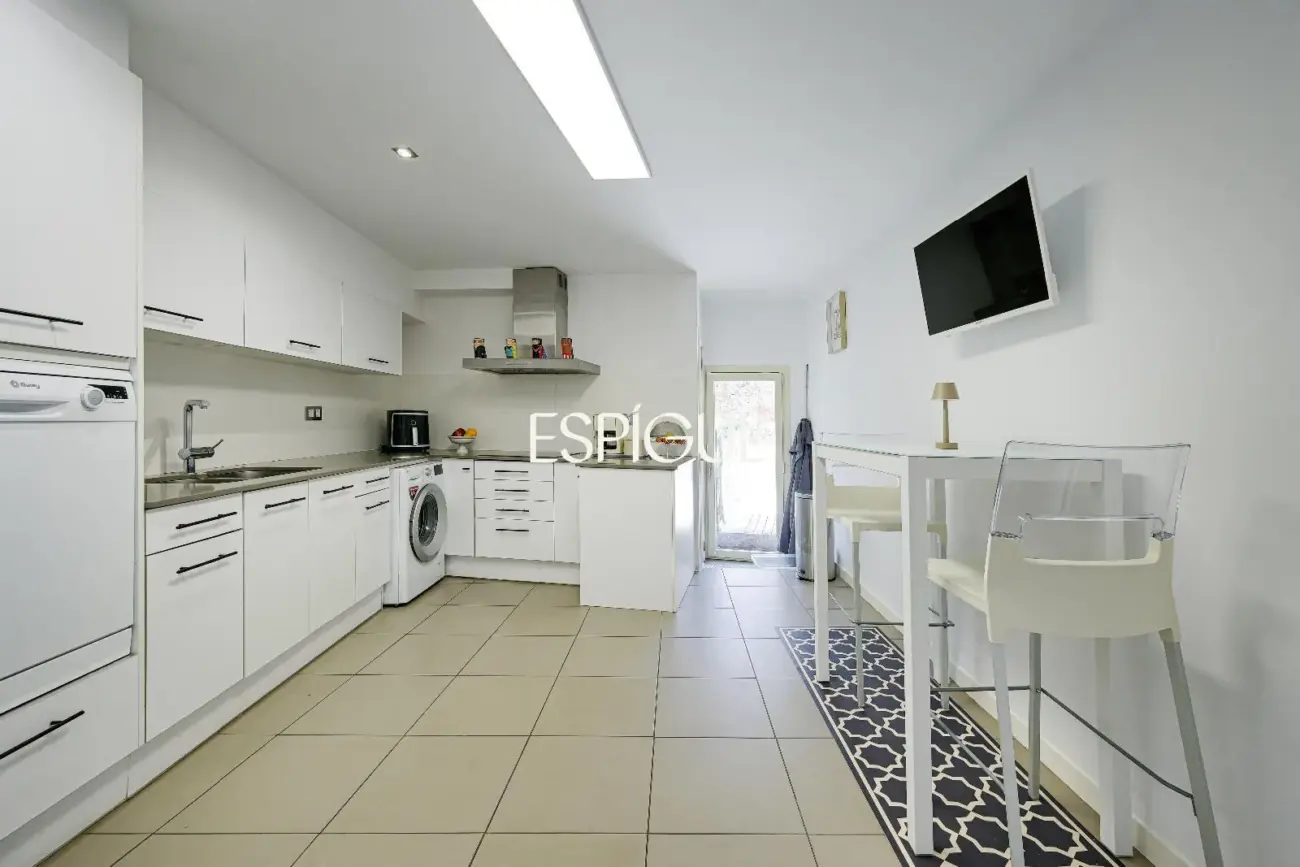 Отреставрированный дом в центре Торроэлья-де-Монгри