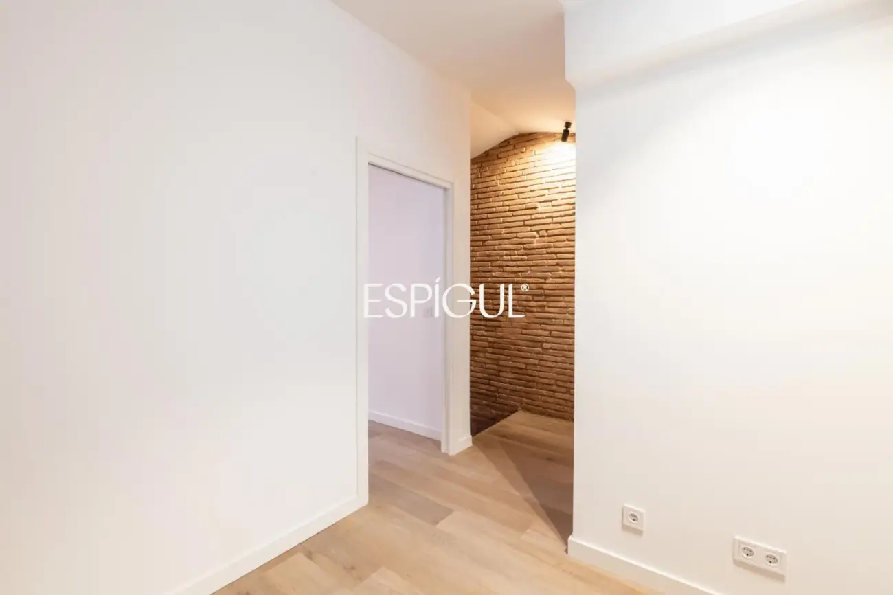 Шале с оригинальным шармом и элитным ремонтом в Сантс