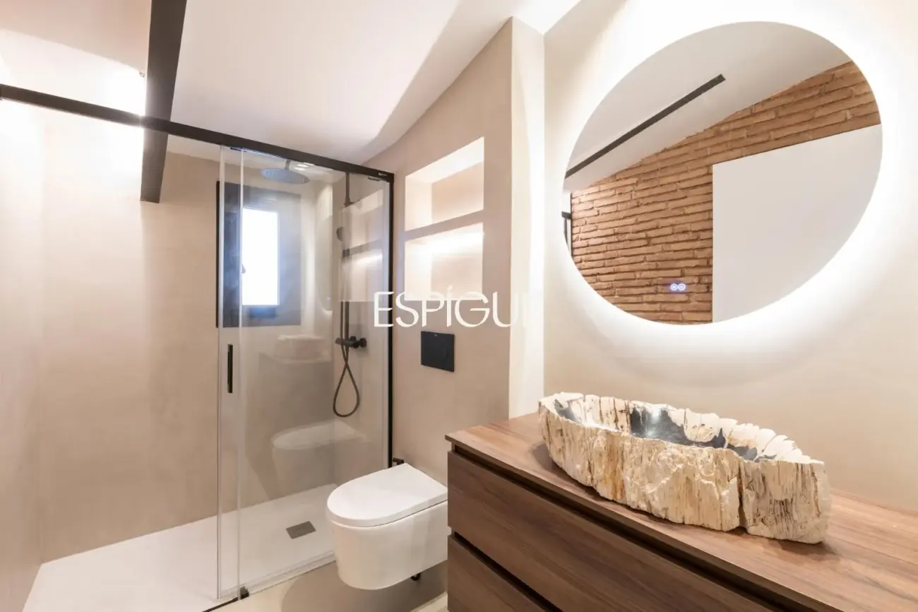 Шале с оригинальным шармом и элитным ремонтом в Сантс