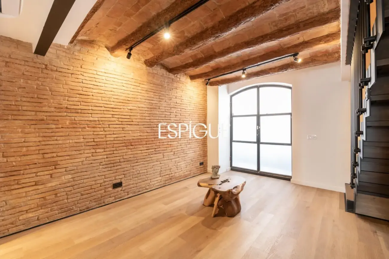 Шале с оригинальным шармом и элитным ремонтом в Сантс