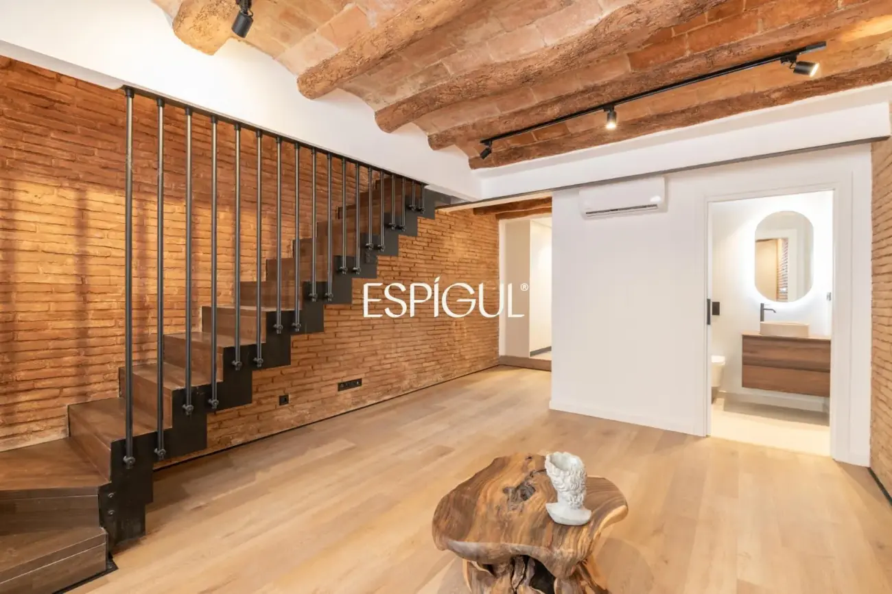 Шале с оригинальным шармом и элитным ремонтом в Сантс