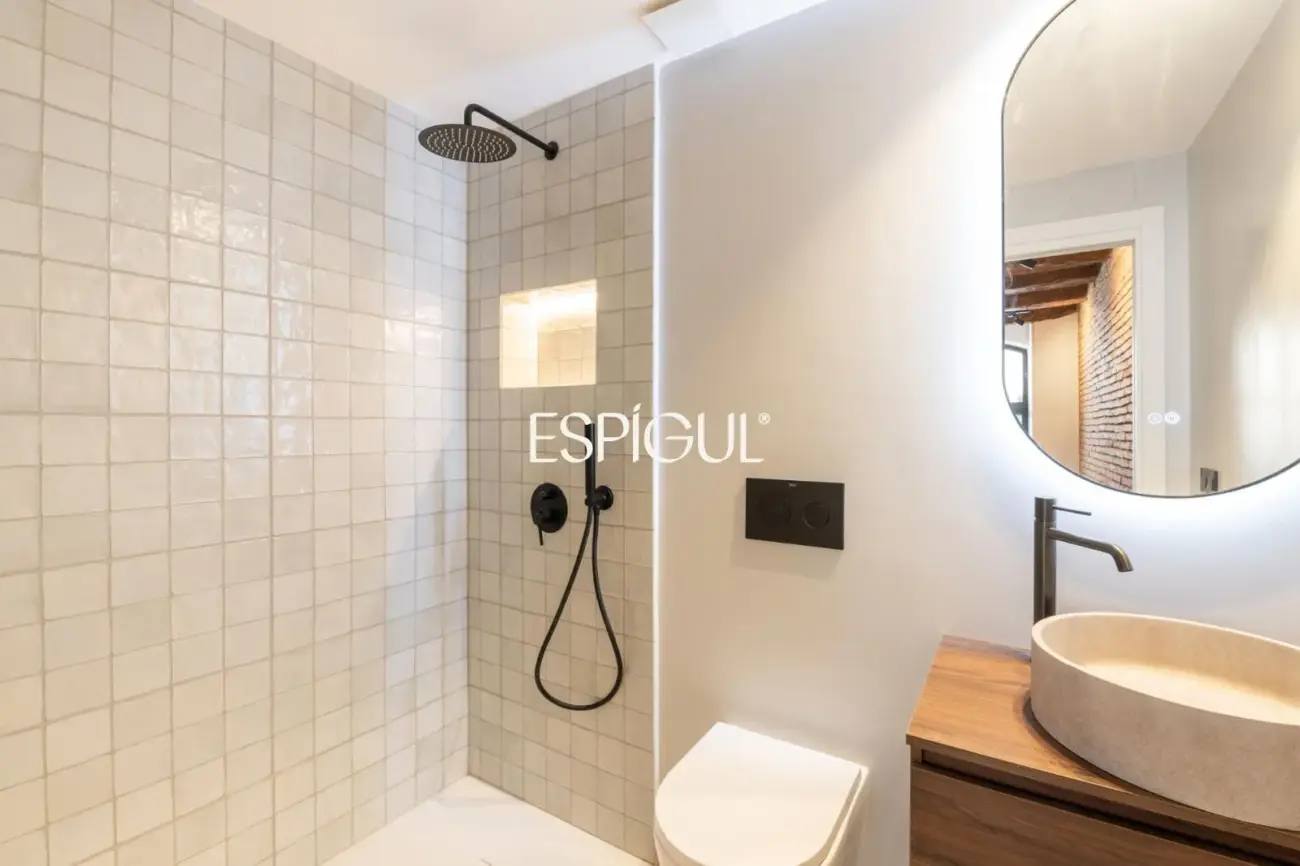 Шале с оригинальным шармом и элитным ремонтом в Сантс