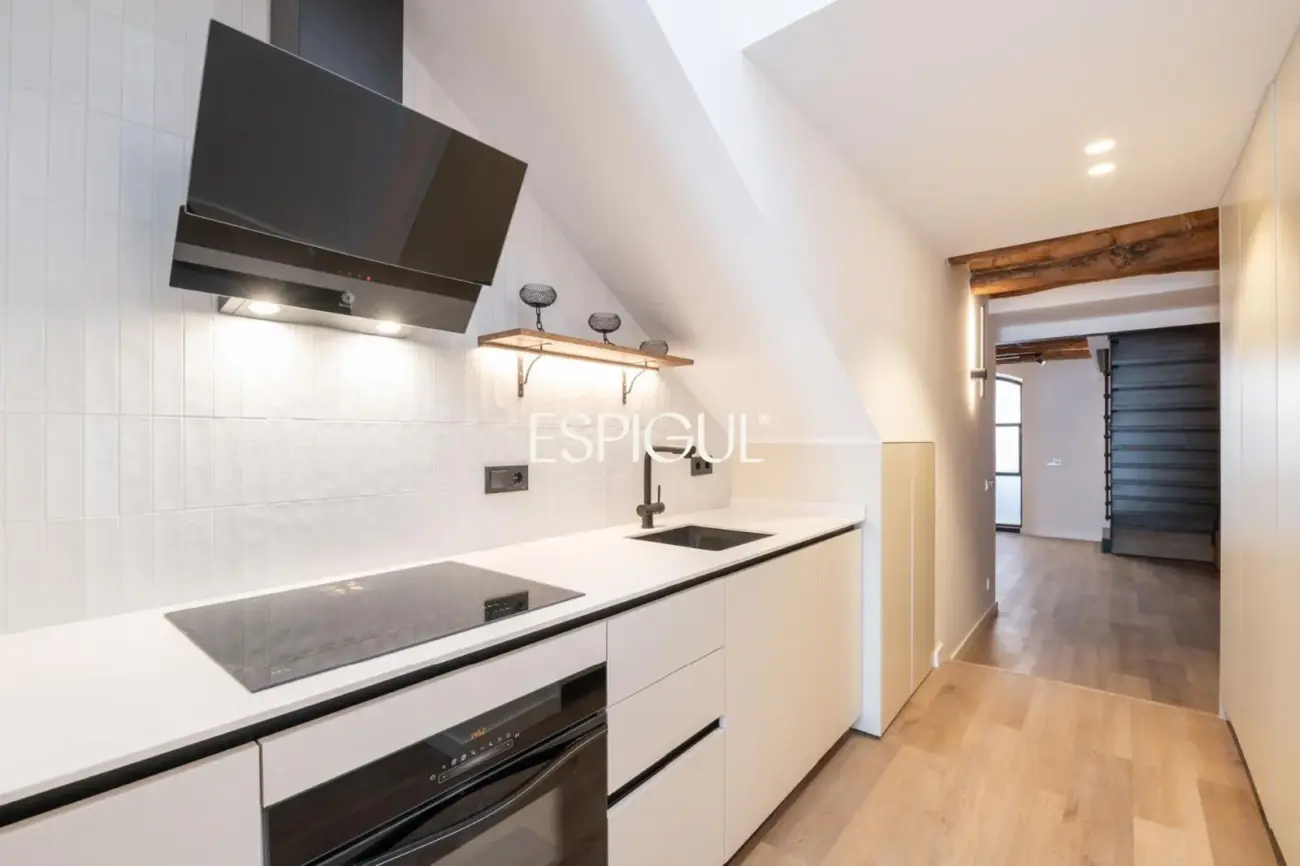 Шале с оригинальным шармом и элитным ремонтом в Сантс