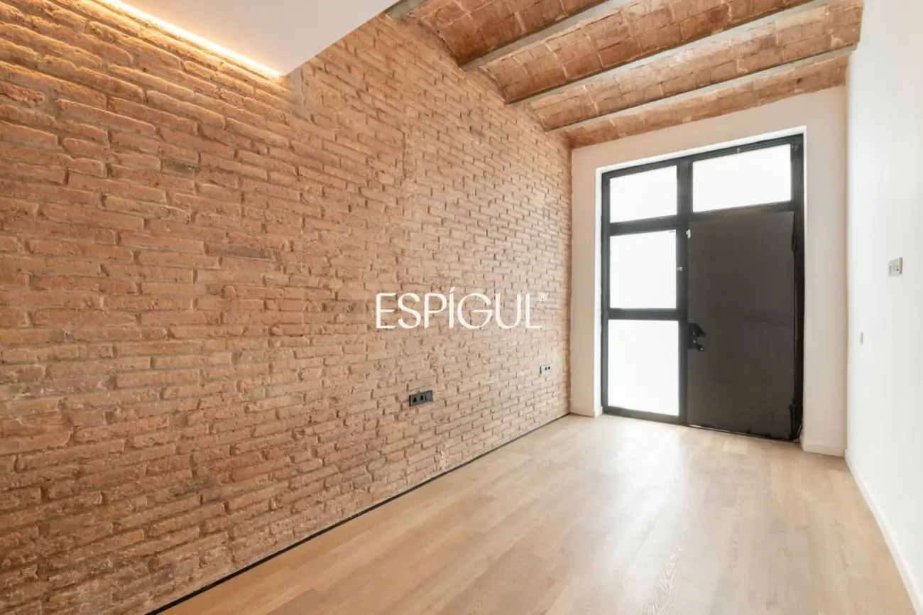 Шале с оригинальным шармом и элитным ремонтом в Сантс