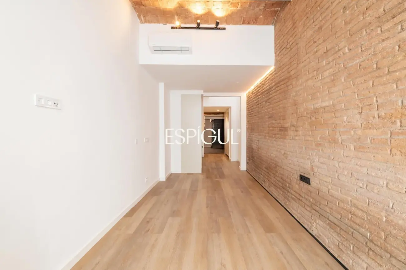 Шале с оригинальным шармом и элитным ремонтом в Сантс