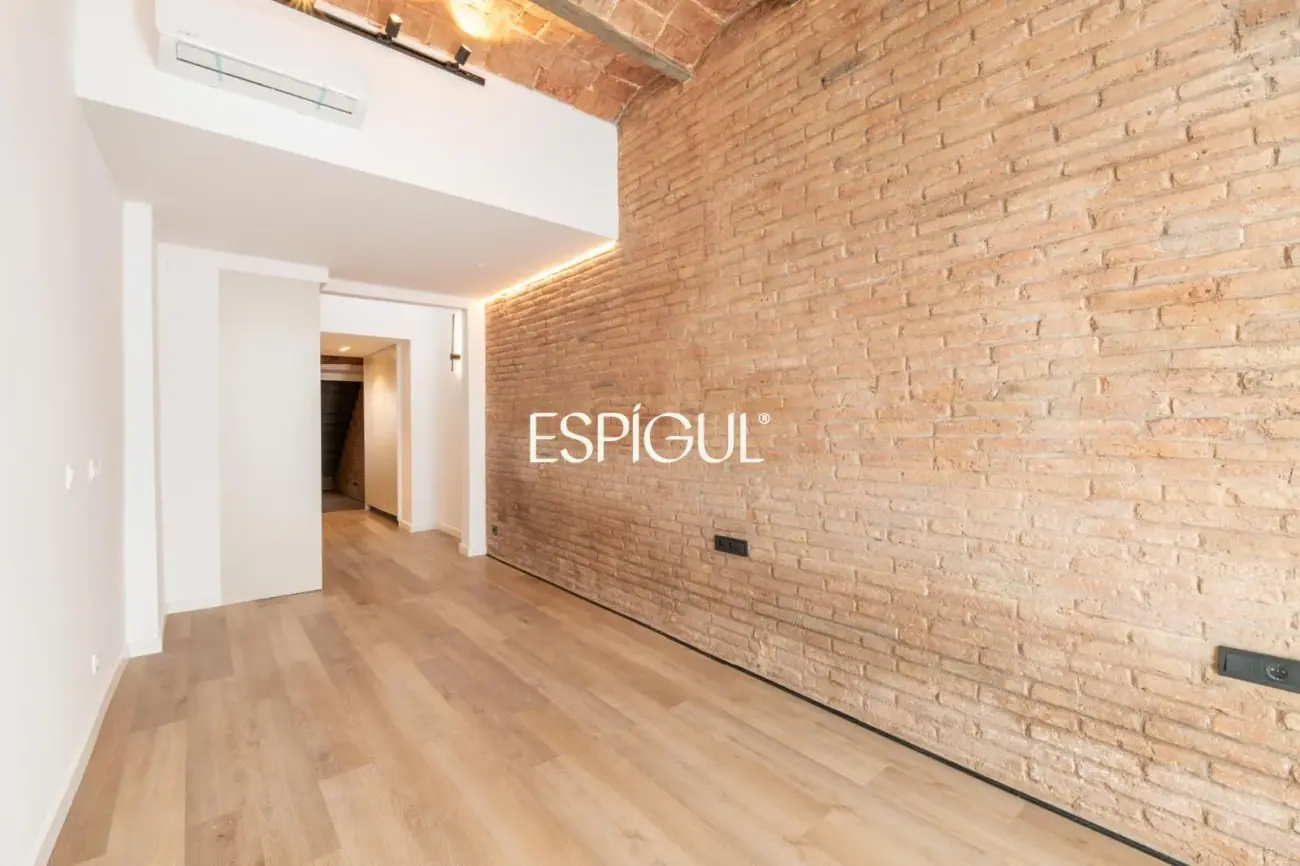 Шале с оригинальным шармом и элитным ремонтом в Сантс