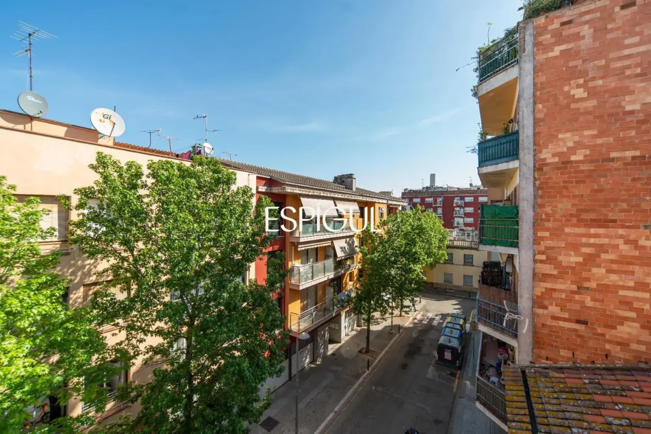 Maisonette-Wohnung mit Terrassen im Barri Vell von Salt