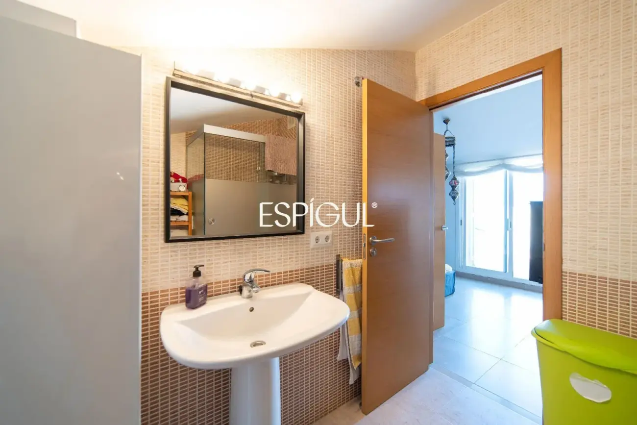 Maisonette-Wohnung mit Terrassen im Barri Vell von Salt