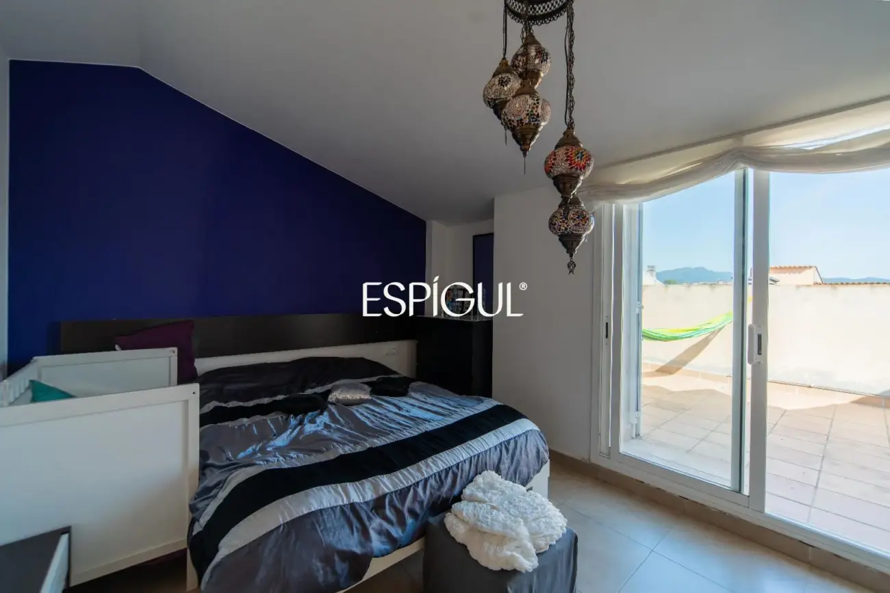 Maisonette-Wohnung mit Terrassen im Barri Vell von Salt