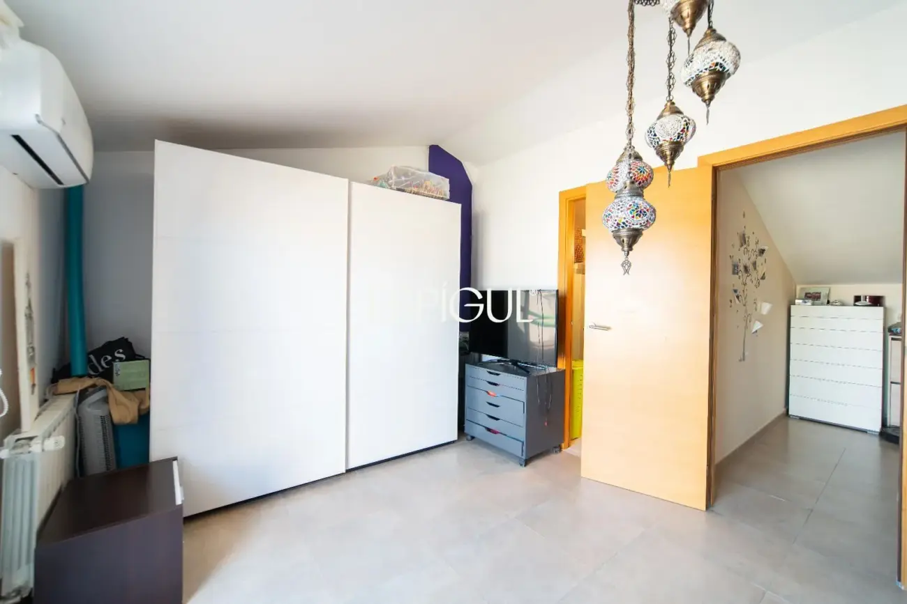 Maisonette-Wohnung mit Terrassen im Barri Vell von Salt