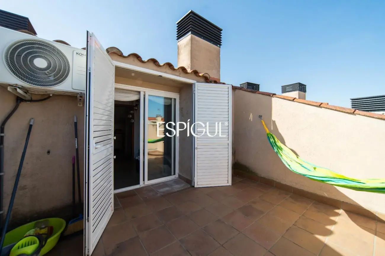 Maisonette-Wohnung mit Terrassen im Barri Vell von Salt