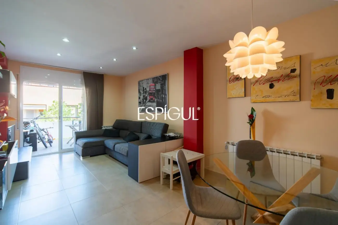 Maisonette-Wohnung mit Terrassen im Barri Vell von Salt