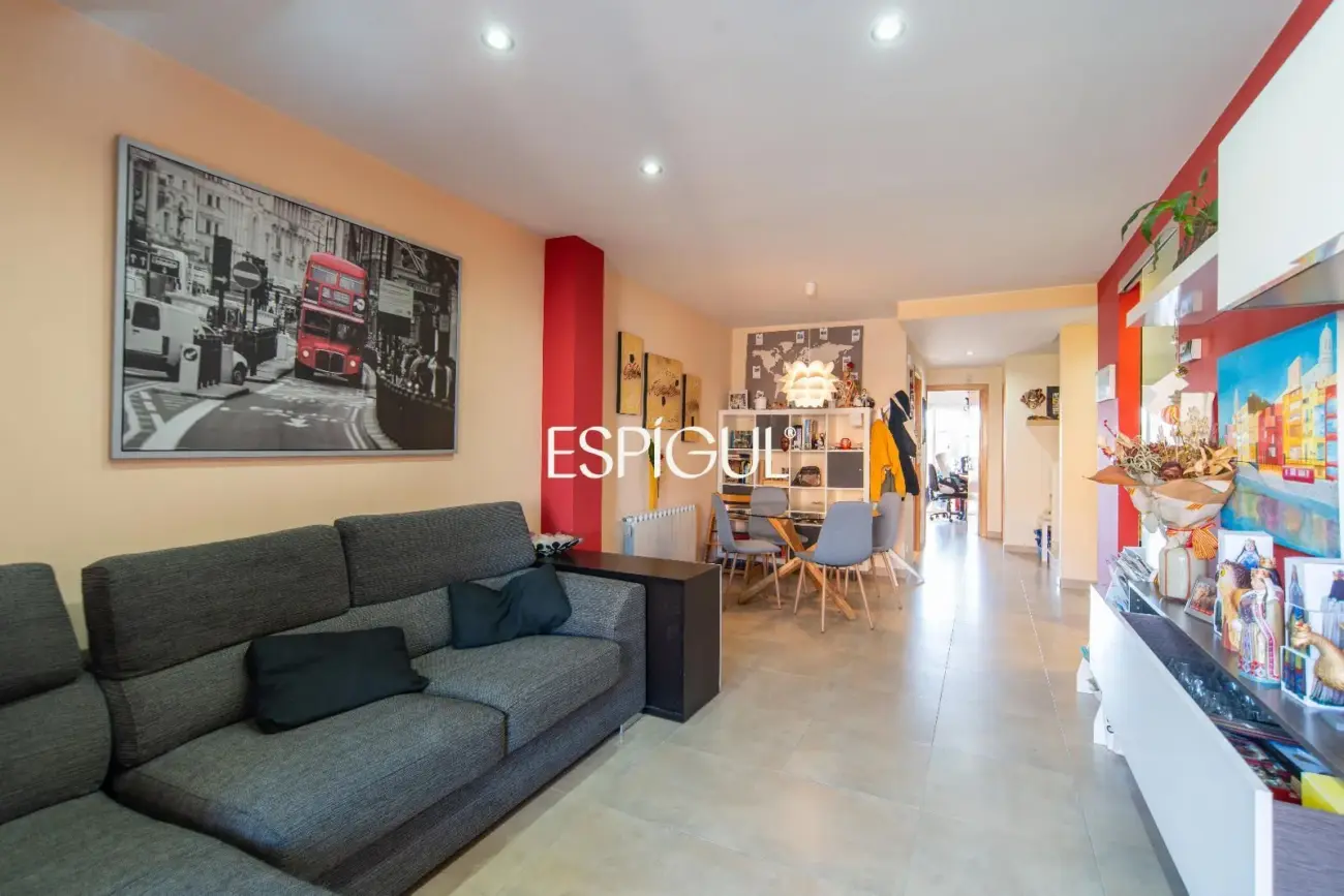 Maisonette-Wohnung mit Terrassen im Barri Vell von Salt