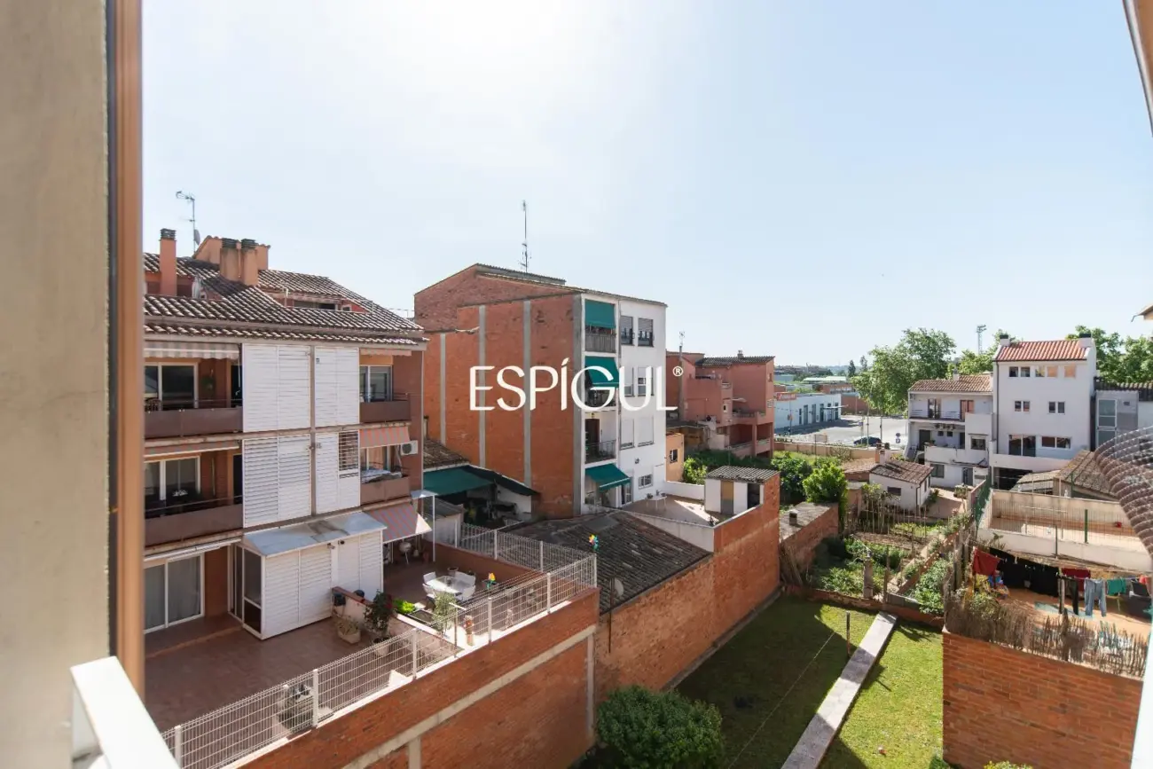 Maisonette-Wohnung mit Terrassen im Barri Vell von Salt