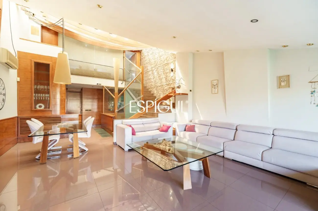 Dúplex de 276 m² al centre de Mataró.