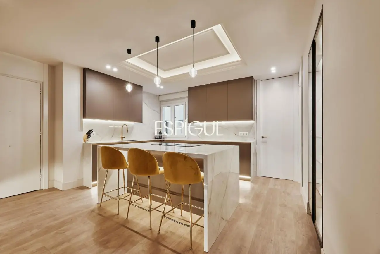 Espectacular piso en venta situada en una tercera planta en el corazón del barrio de Salamanca, zona Castellana