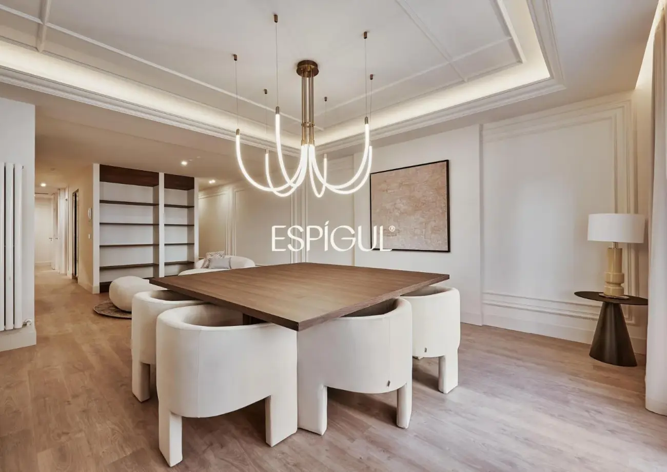 Espectacular piso en venta situada en una tercera planta en el corazón del barrio de Salamanca, zona Castellana