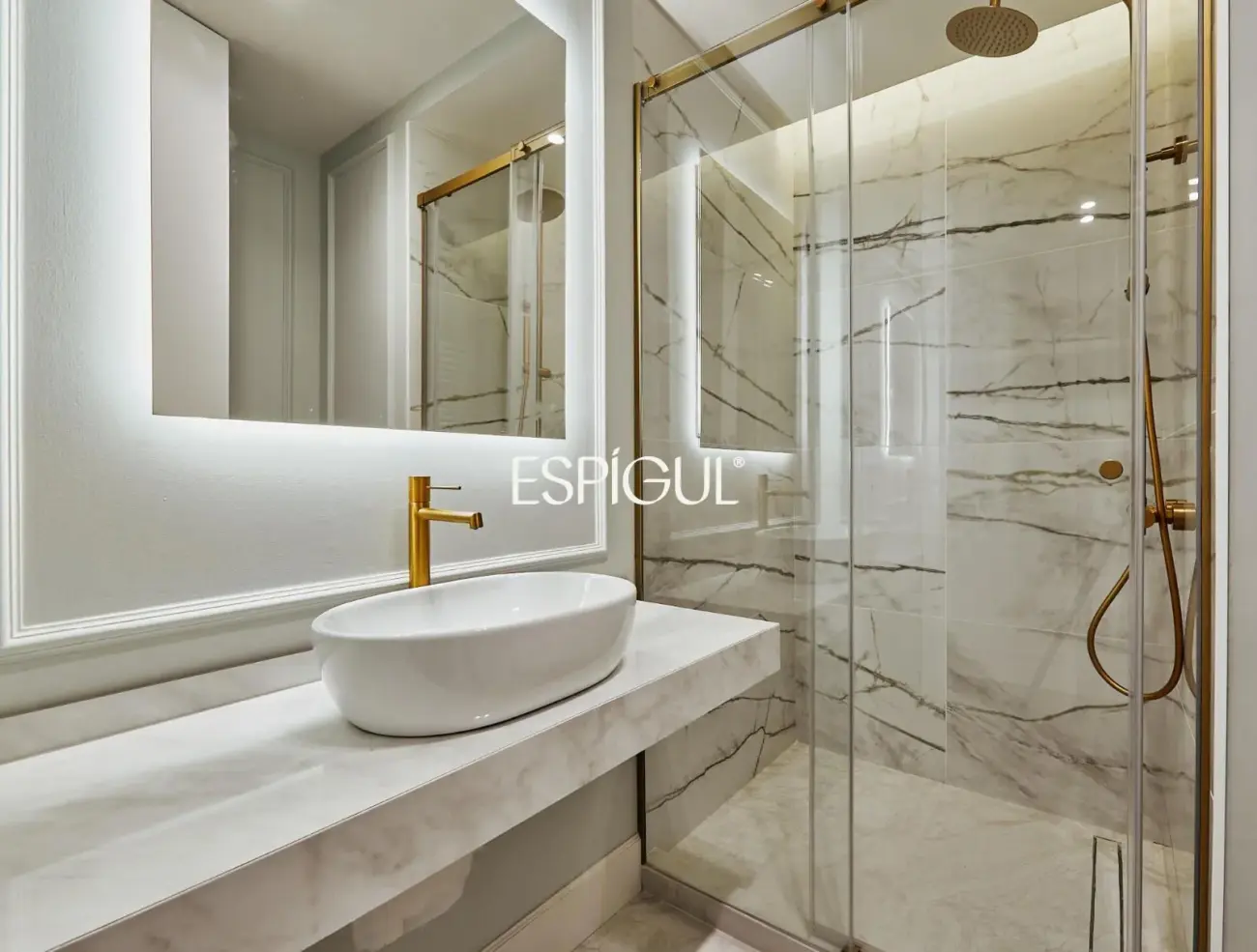 Espectacular piso en venta situada en una tercera planta en el corazón del barrio de Salamanca, zona Castellana