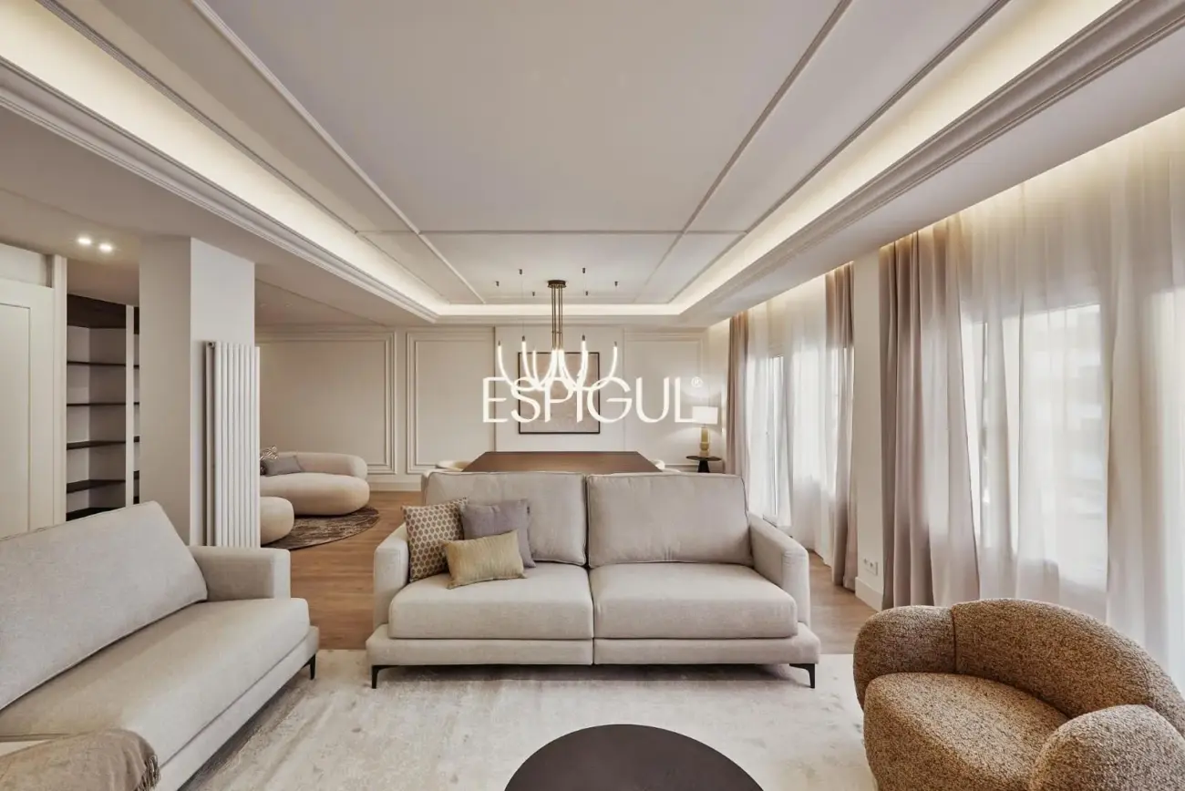 Espectacular piso en venta situada en una tercera planta en el corazón del barrio de Salamanca, zona Castellana