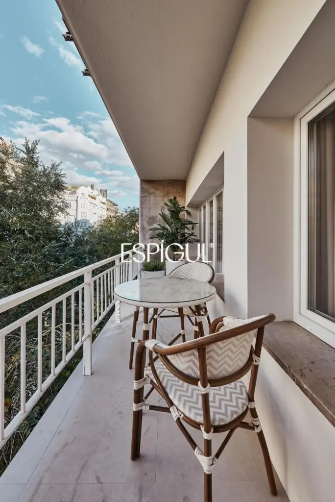 Espectacular piso en venta situada en una tercera planta en el corazón del barrio de Salamanca, zona Castellana