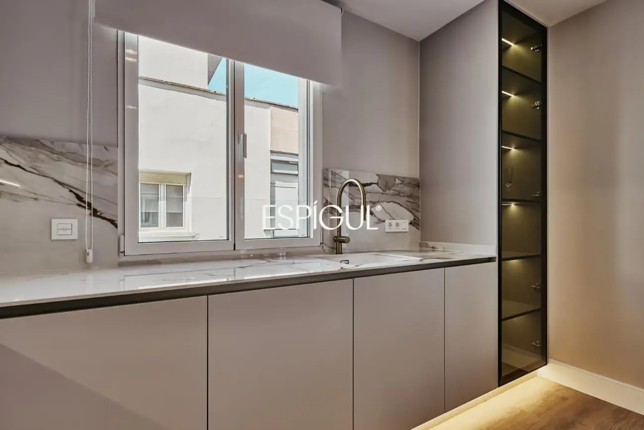 Espectacular vivienda en venta exterior reformada con terraza en Lista