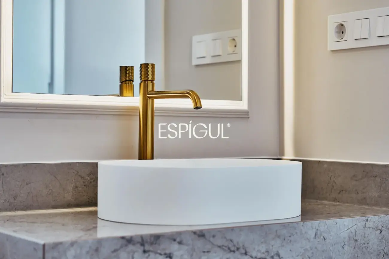 Espectacular vivienda en venta exterior reformada con terraza en Lista