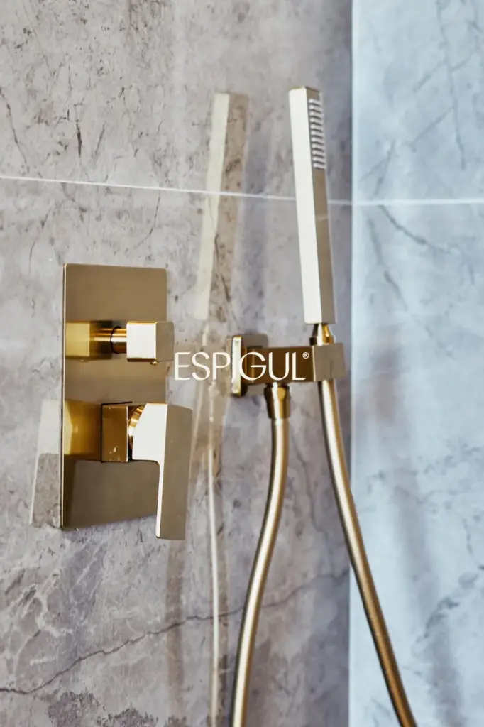 Espectacular vivienda en venta exterior reformada con terraza en Lista