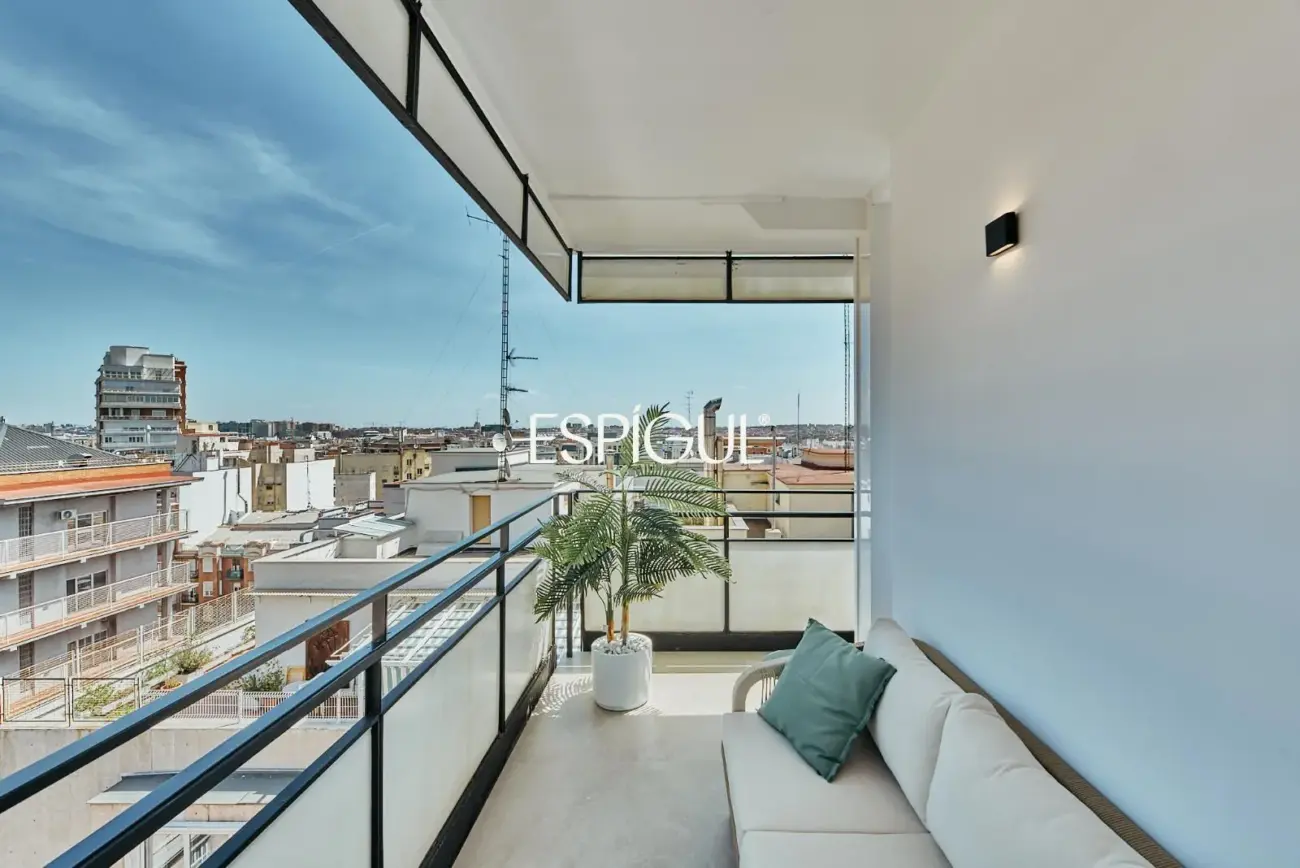 Espectacular vivienda en venta exterior reformada con terraza en Lista