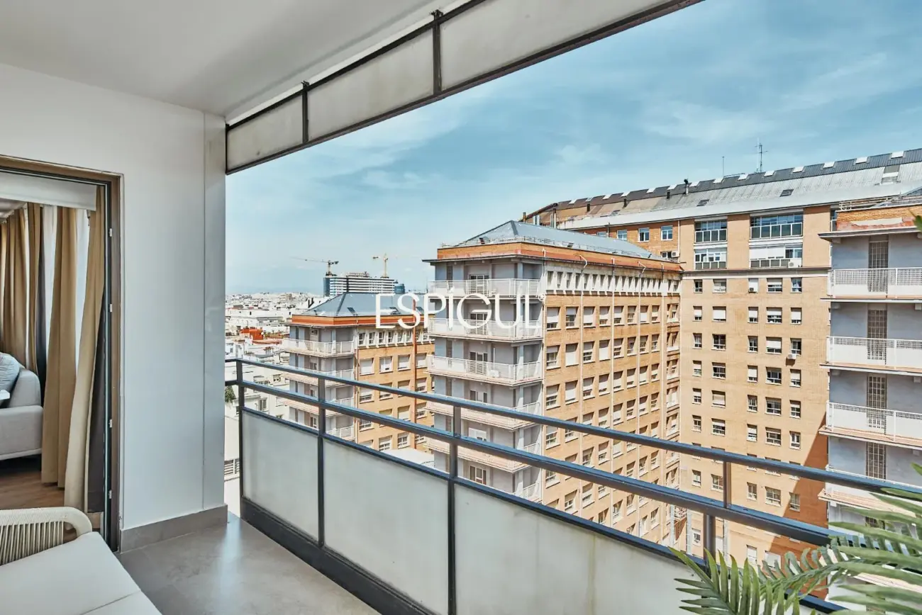 Espectacular vivienda en venta exterior reformada con terraza en Lista