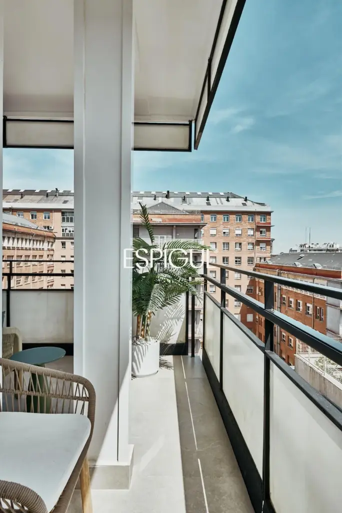 Espectacular vivienda en venta exterior reformada con terraza en Lista