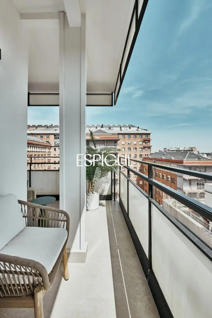 Espectacular vivienda en venta exterior reformada con terraza en Lista