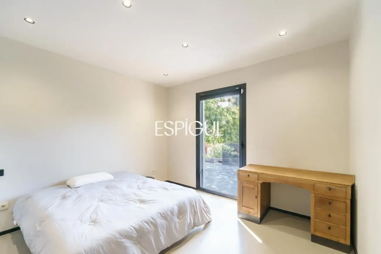 Exclusiva propietat reformada amb piscina i jardí a Premià de Dalt