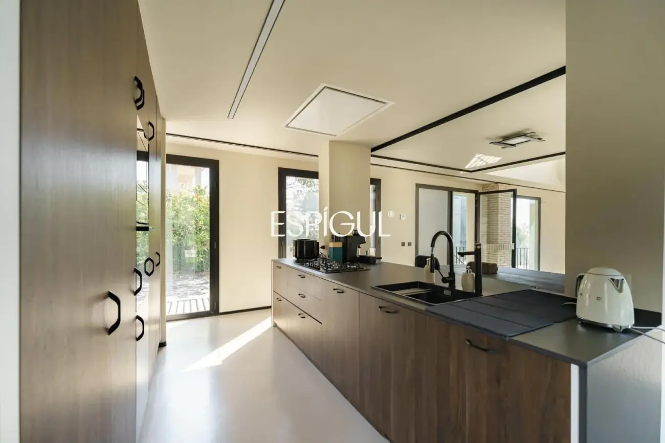 Exclusiva propietat reformada amb piscina i jardí a Premià de Dalt