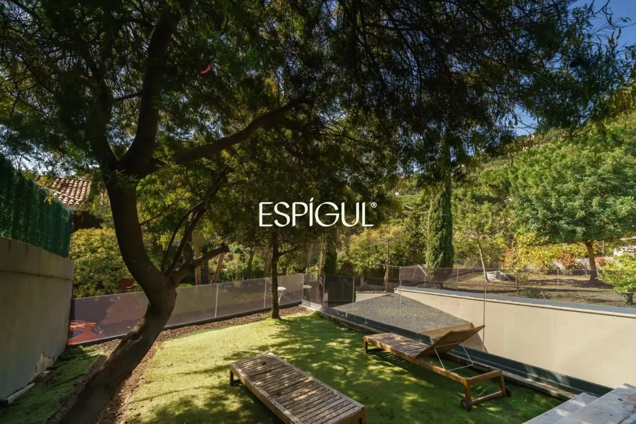 Exclusiva propietat reformada amb piscina i jardí a Premià de Dalt